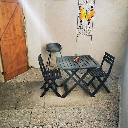 Studio Tres Agreable Totalement Independant Dans Maison Avec Cour Sans Vis A Vis Villa Vittel Dış mekan fotoğraf